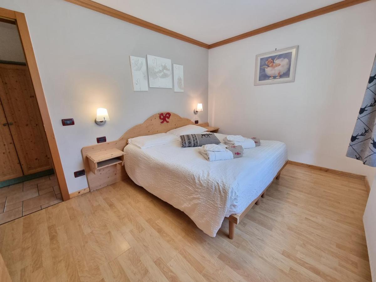 Residence Le Rose ปอซซาดิฟัซซา ภายนอก รูปภาพ