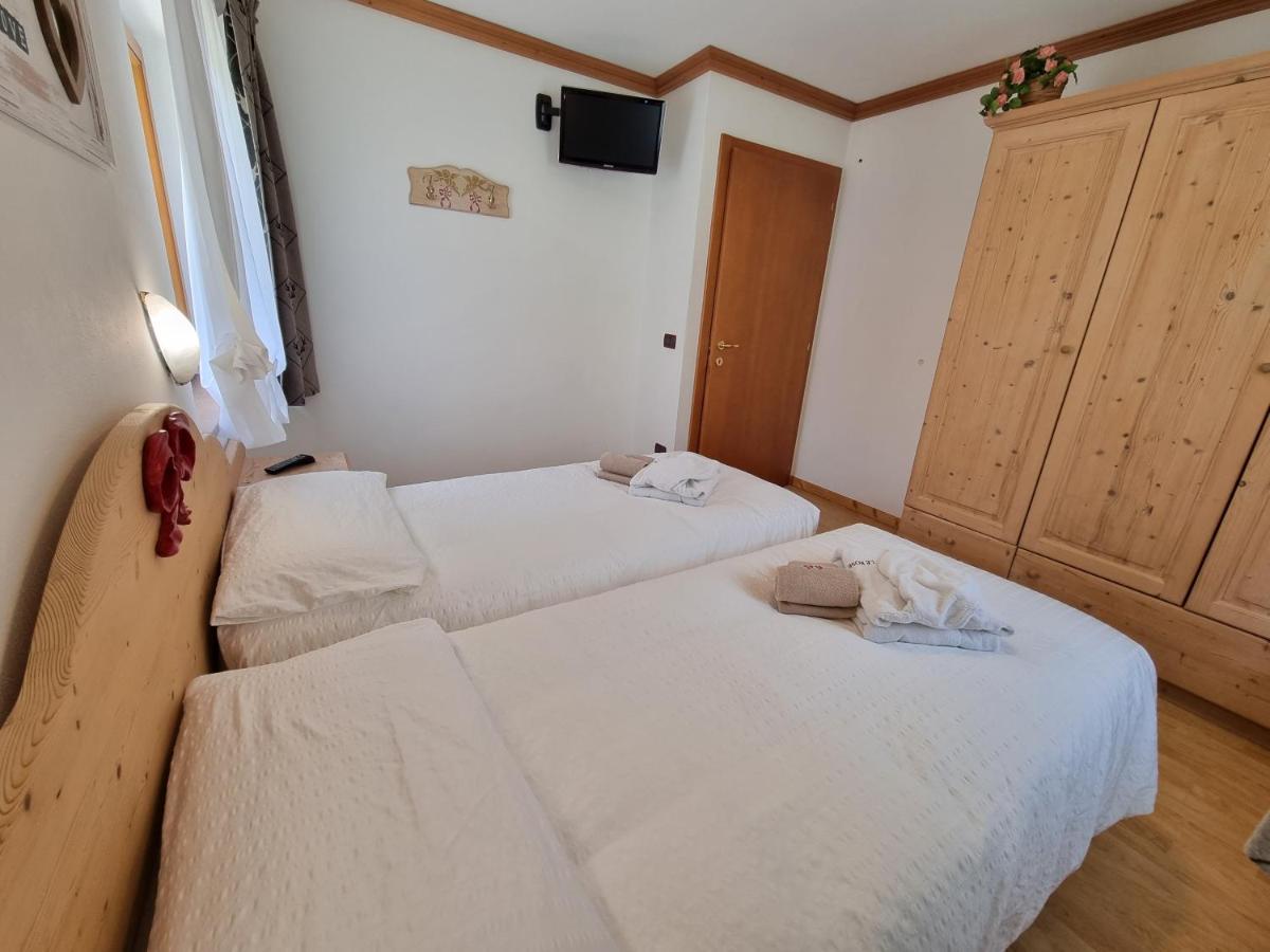 Residence Le Rose ปอซซาดิฟัซซา ภายนอก รูปภาพ